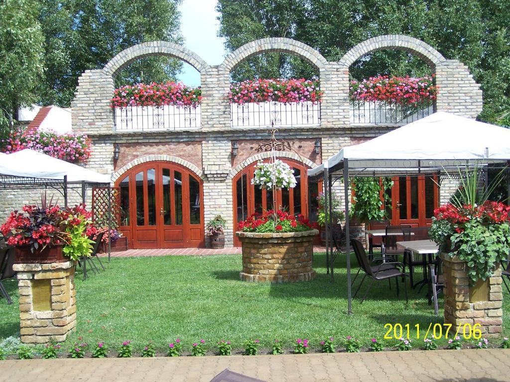Bed and Breakfast Bajor Panzio Кечкемет Экстерьер фото